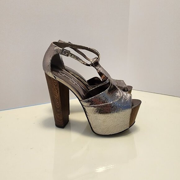 Jessica Simpson Silver Metallic T-Strap Platform Sandals - Picture 6 of 9